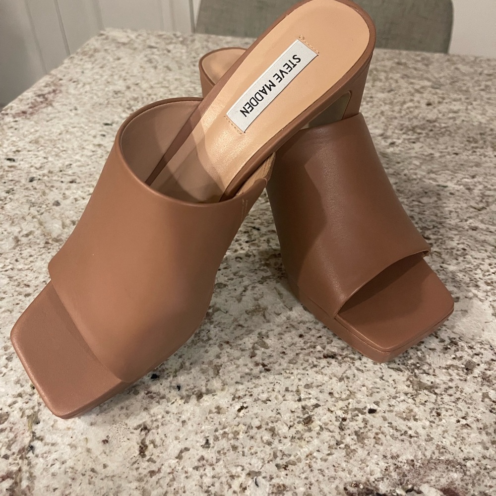 Steve Madden Dedicated Heel Sandal